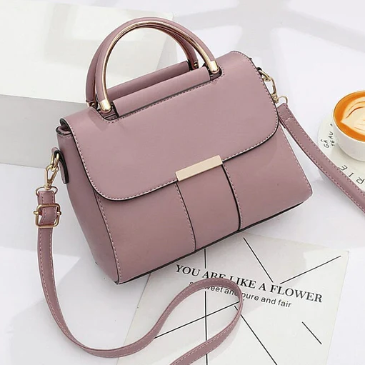 bolsa couro paris roxa com detalhes dourados